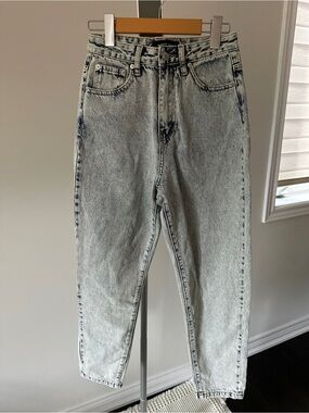 White Fox Boutique Grey Wash Mom Jeans